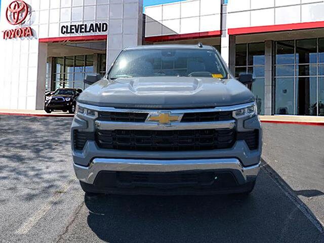2024 Chevrolet Silverado 1500 LT photo 3