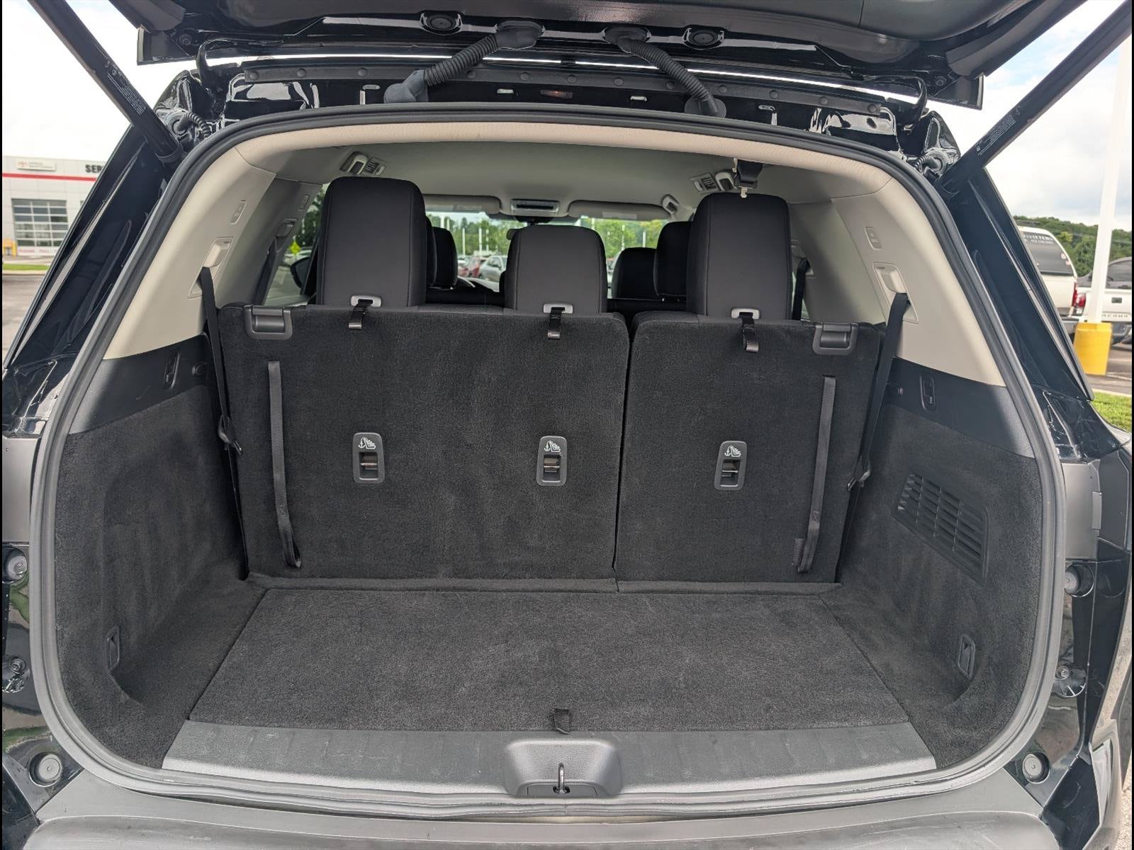 2025 Nissan Pathfinder SV - Photo 19