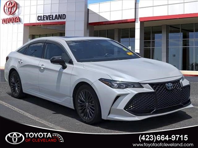 White 2019 Toyota Avalon Hybrid Sedan Front-Wheel Drive Continuously Variable Transmission