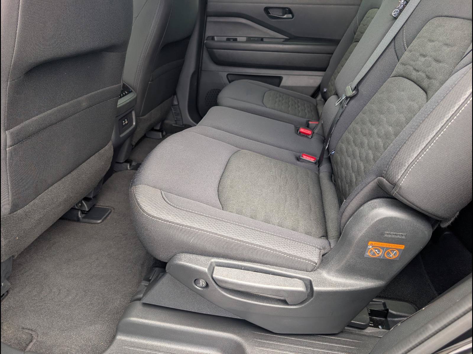 2025 Nissan Pathfinder SV - Photo 10