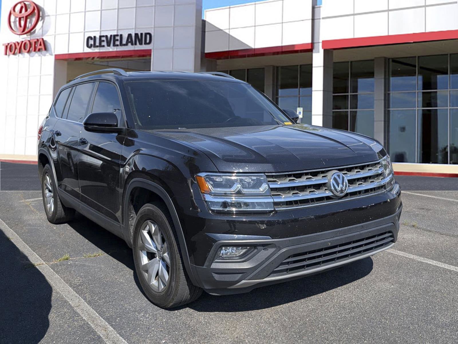Used 2018 Volkswagen Atlas SE with VIN 1V2CR2CA6JC575544 for sale in Mcdonald, TN