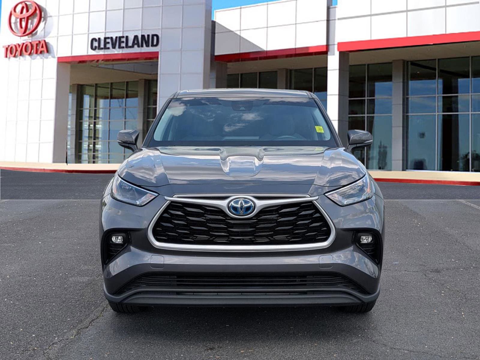 View vehicle photo 3