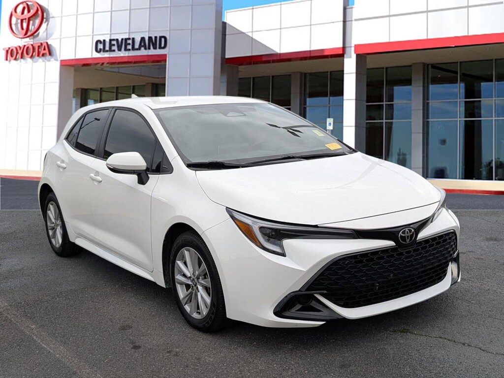 Used 2024 Toyota Corolla Hatchback SE Hatchback