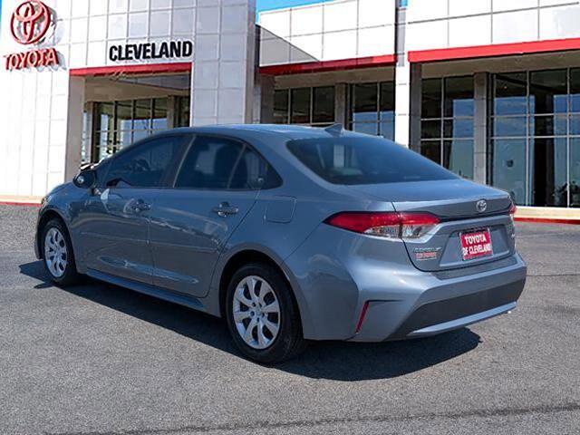 2021 Toyota Corolla LE photo 2