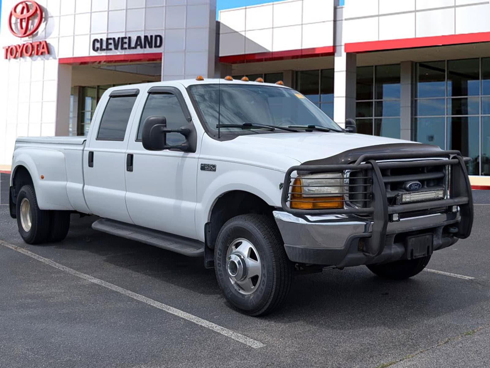 Used 1999 Ford F-350 XLT with VIN 1FTWW33S2XED72458 for sale in Mcdonald, TN