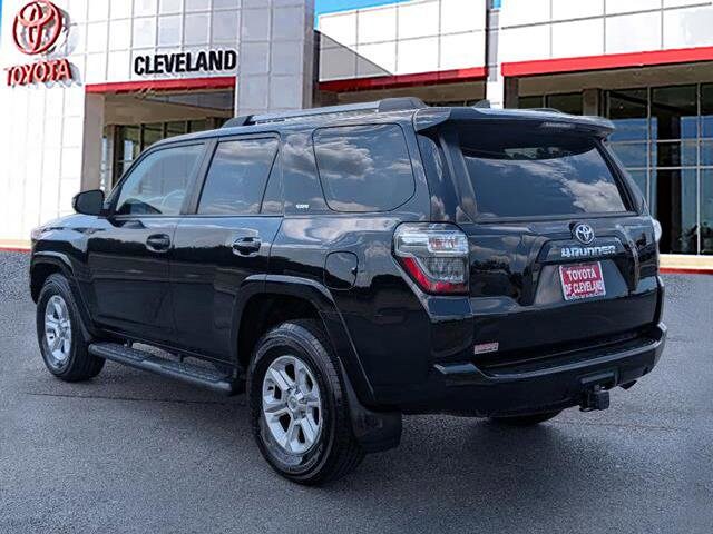 2022 Toyota 4Runner SR5 photo 3