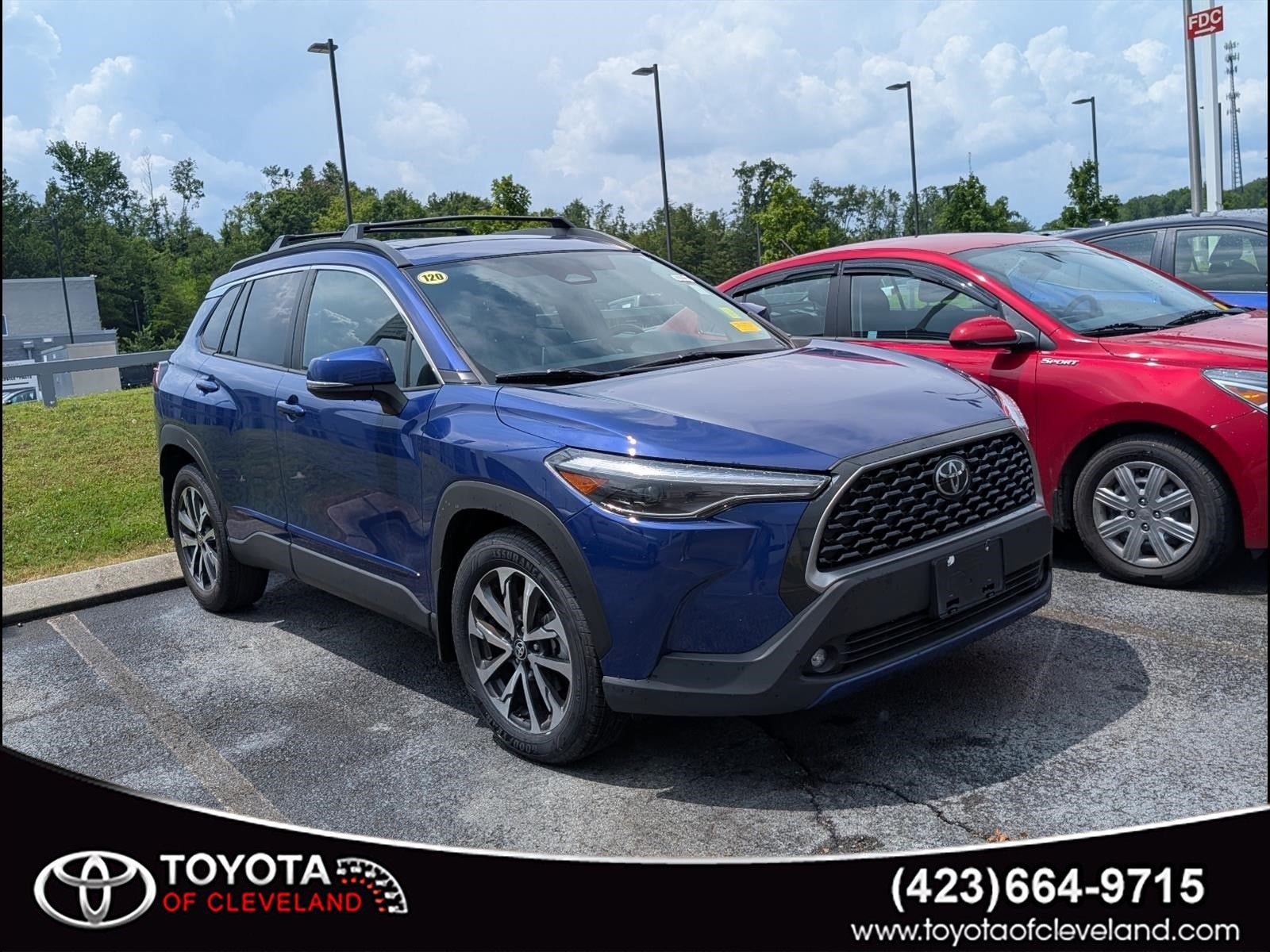 2024 Toyota Corolla Cross XLE FWD's photo