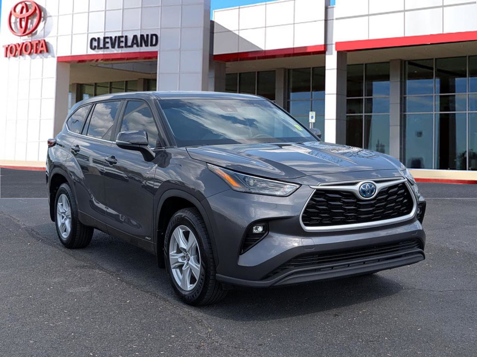 View vehicle photo 2