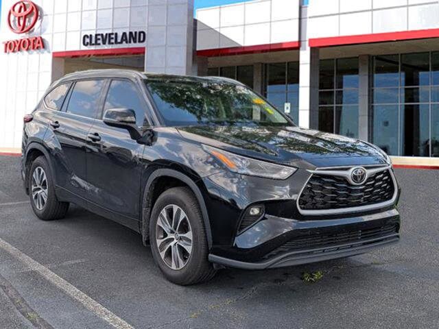 Used 2024 Toyota Highlander XLE with VIN 5TDKDRAHXRS052932 for sale in Cleveland, TN