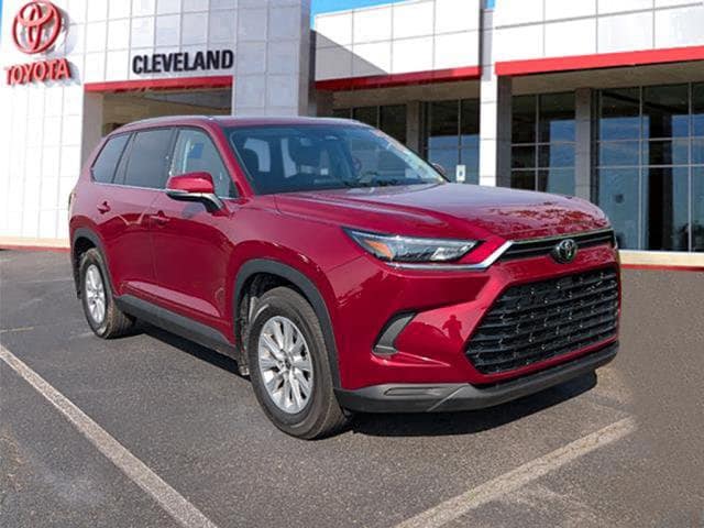 Used 2024 Toyota Grand Highlander XLE with VIN 5TDAAAA5XRS018498 for sale in Cleveland, TN
