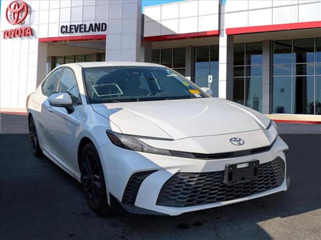Used 2025 Toyota Camry SE Sedan