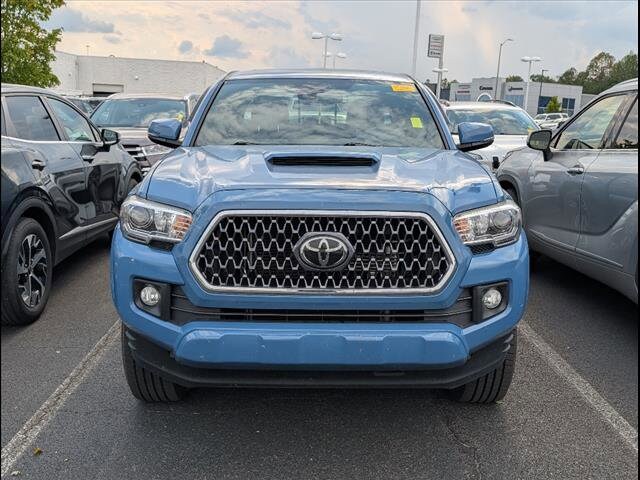 2019 Toyota Tacoma TRD Off-Road V6 photo 2