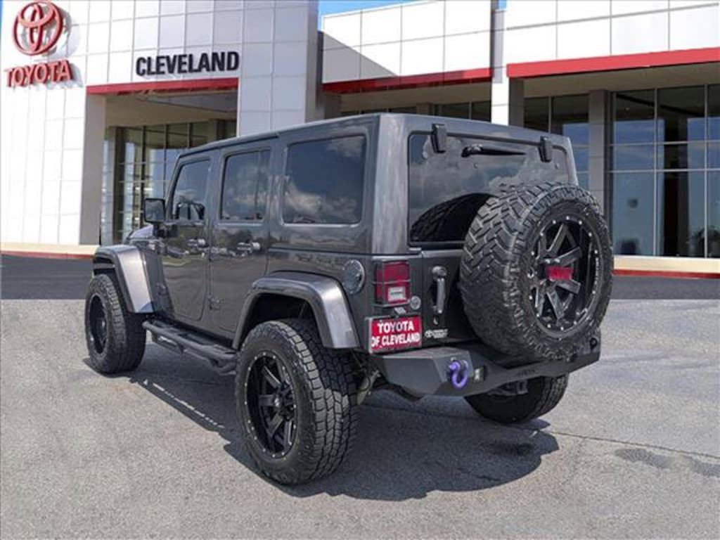 Used 2017 Jeep Wrangler JK Unlimited Sahara SUV