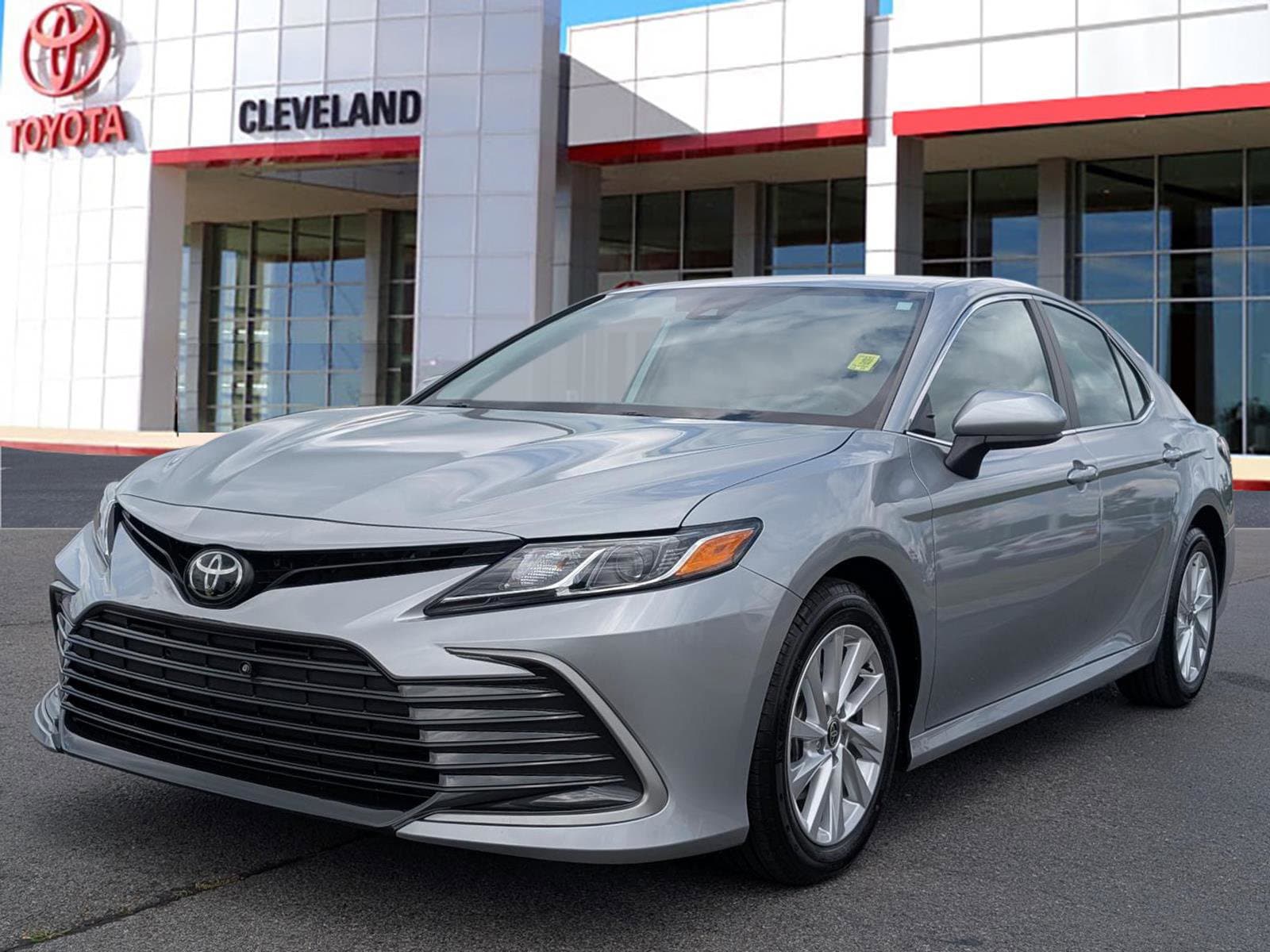 2023 Toyota Camry LE - Photo 5