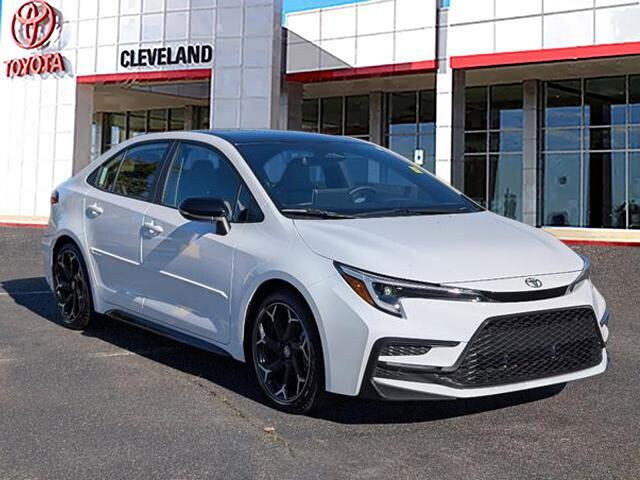 2025 Toyota Corolla SE photo 2