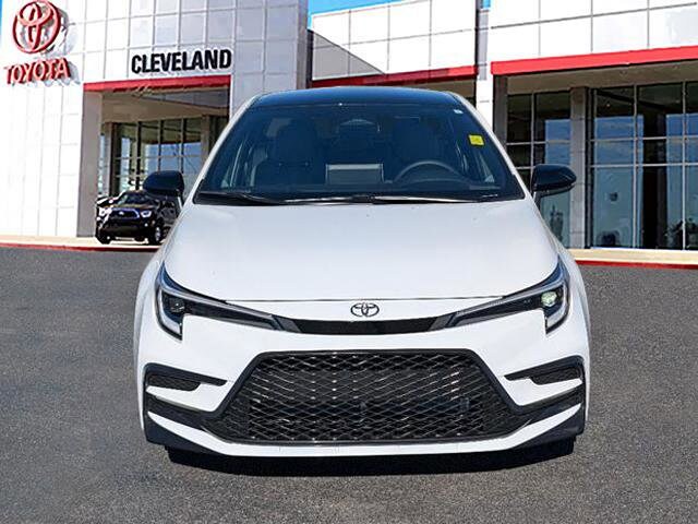2025 Toyota Corolla SE photo 3