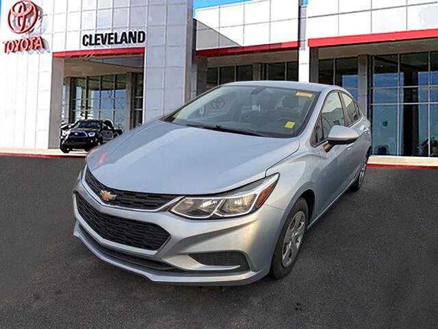 2017 Chevrolet Cruze LS photo 3