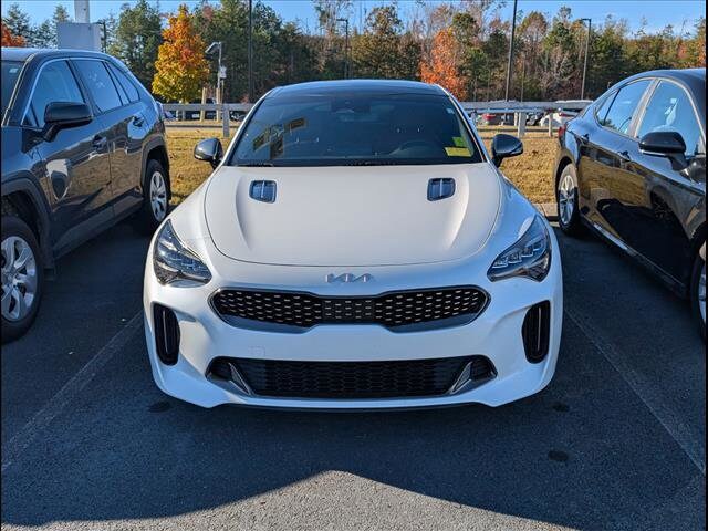 2022 Kia Stinger GT-Line photo 2