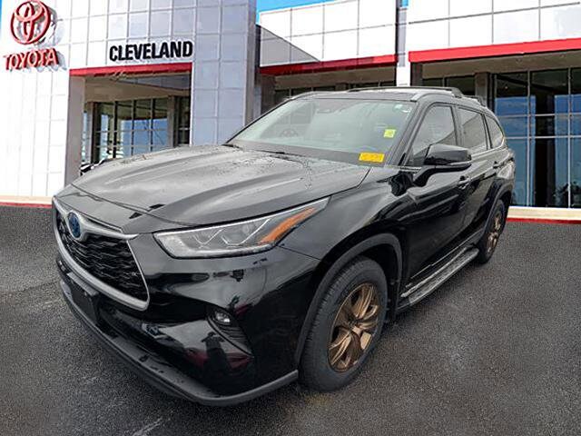 2023 Toyota Highlander Hybrid Bronze Edition photo 2