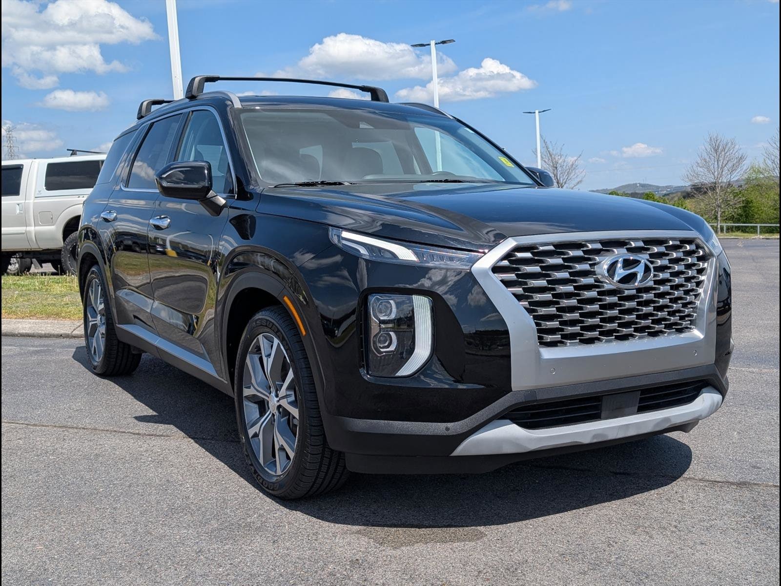 View vehicle photo 2