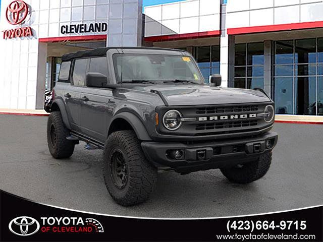 2023 Ford Bronco 4-Door Black Diamond's photo