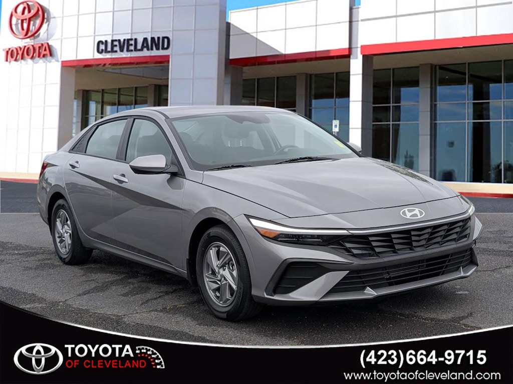 Used 2025 Hyundai Elantra SE Sedan