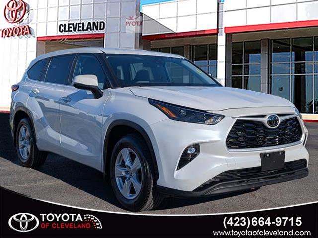 2023 Toyota Highlander LE's photo