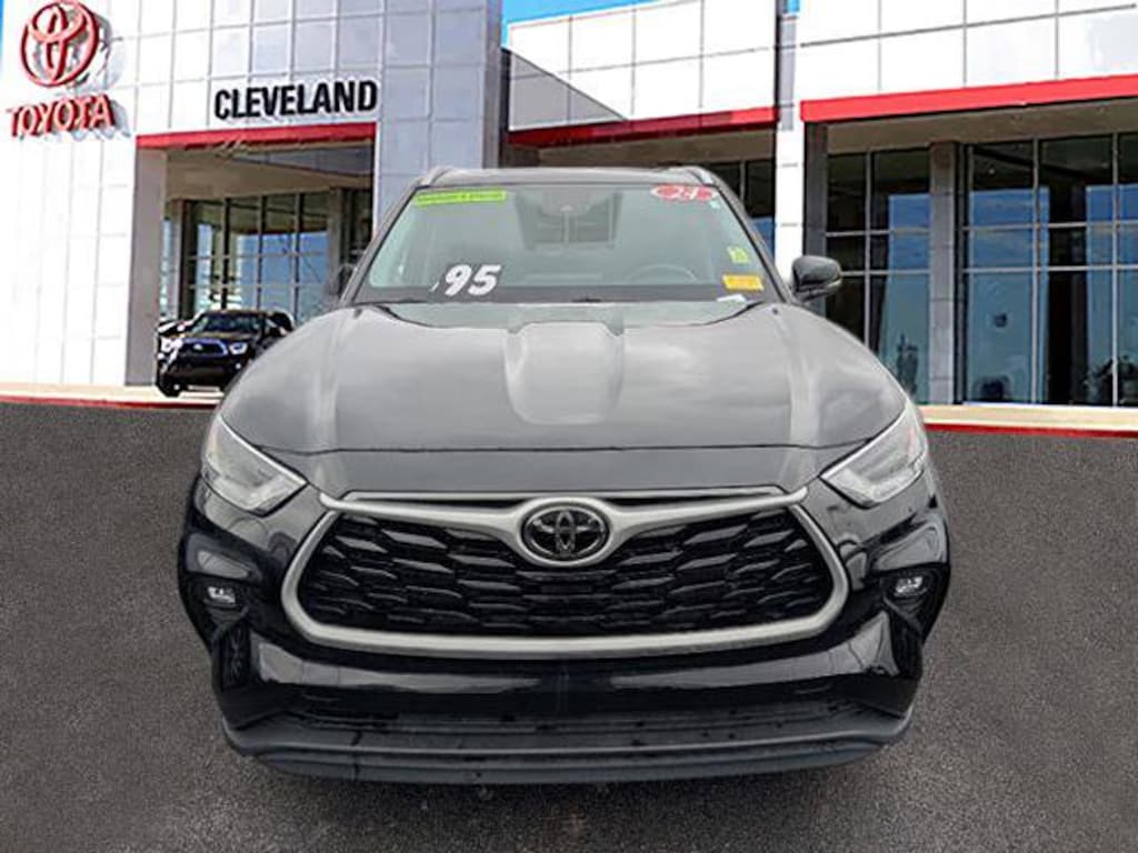 Used 2024 Toyota Highlander XLE SUV