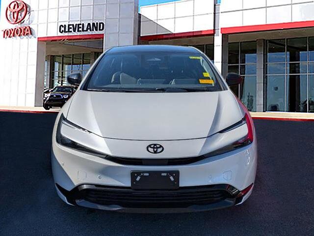 2025 Toyota Prius photo 3
