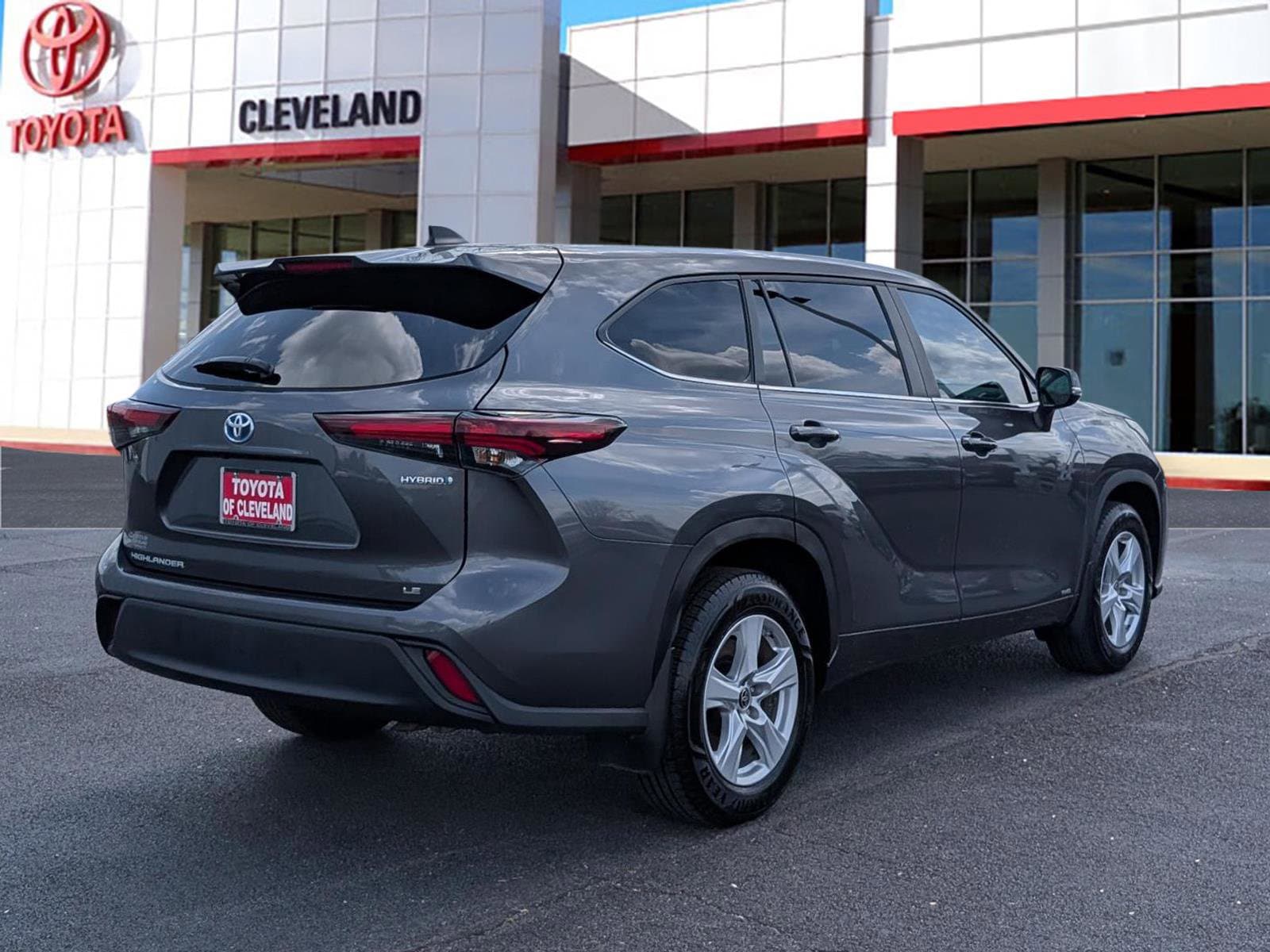 View vehicle photo 7