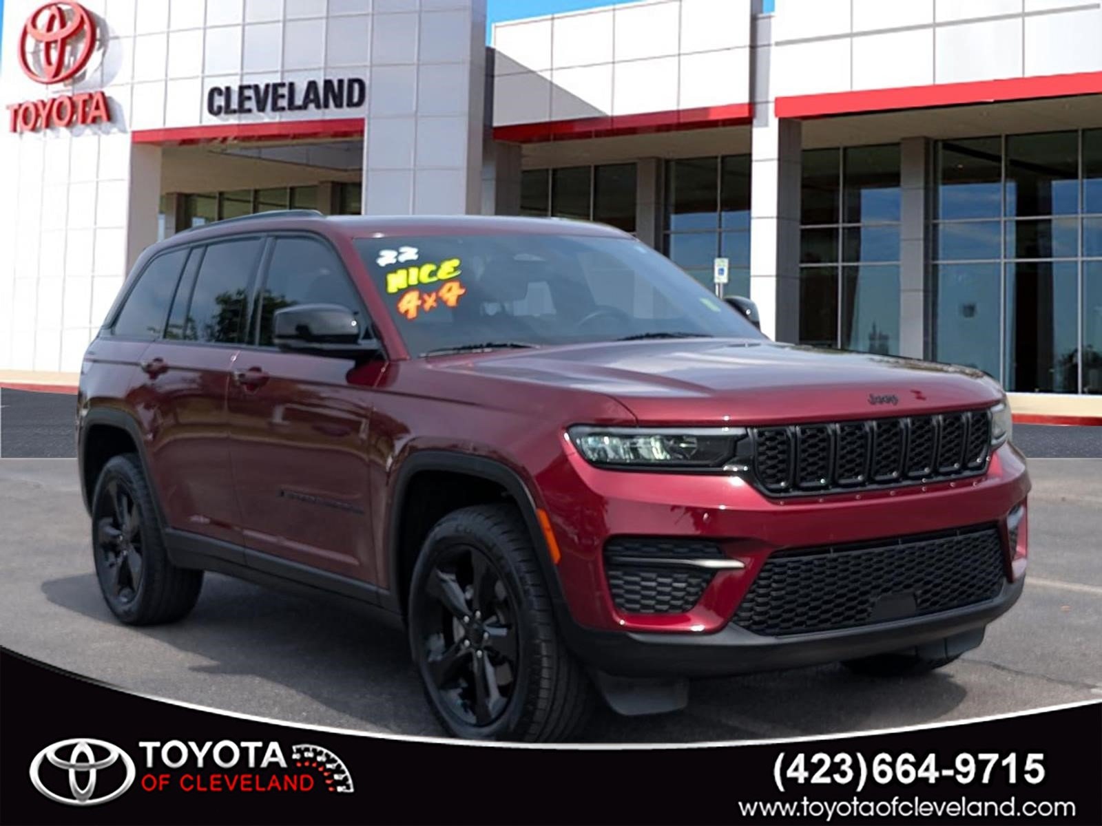 Pre-Owned 2022 Jeep Grand Cherokee Altitude