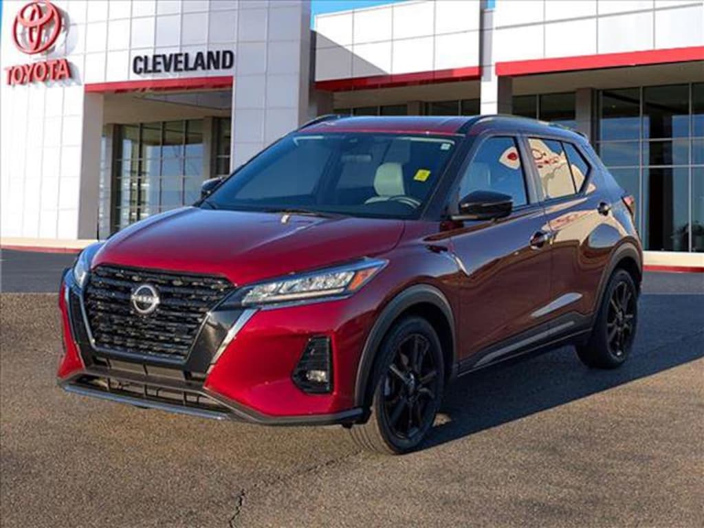 Used 2023 Nissan Kicks SR SUV