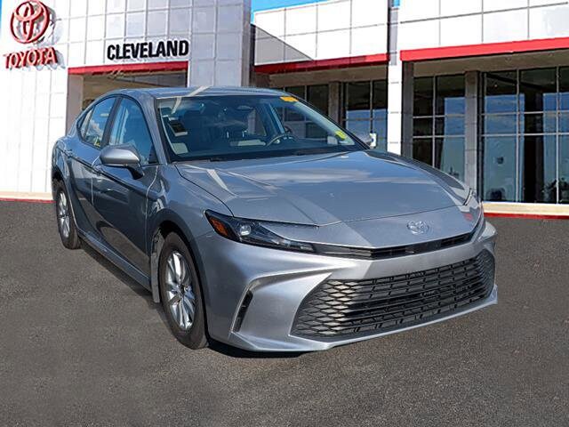 2025 Toyota Camry LE photo 2