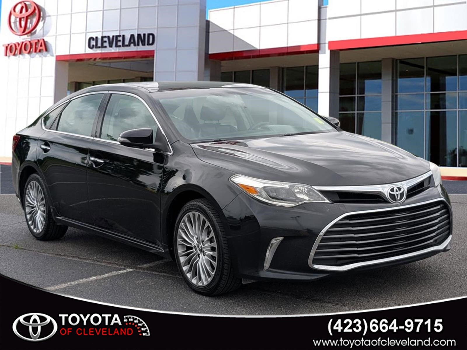 2016 Toyota Avalon Limited's photo