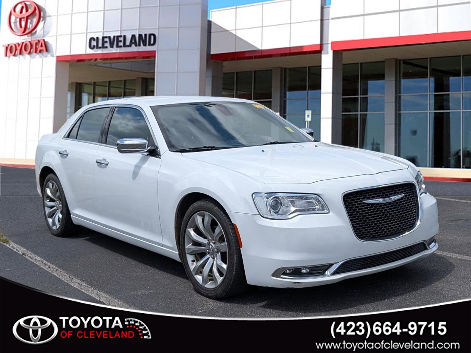 2019 Chrysler 300 Limited's photo