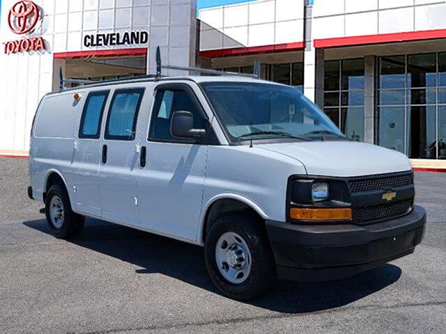 2017 Chevrolet Express 2500 Cargo Van photo 2