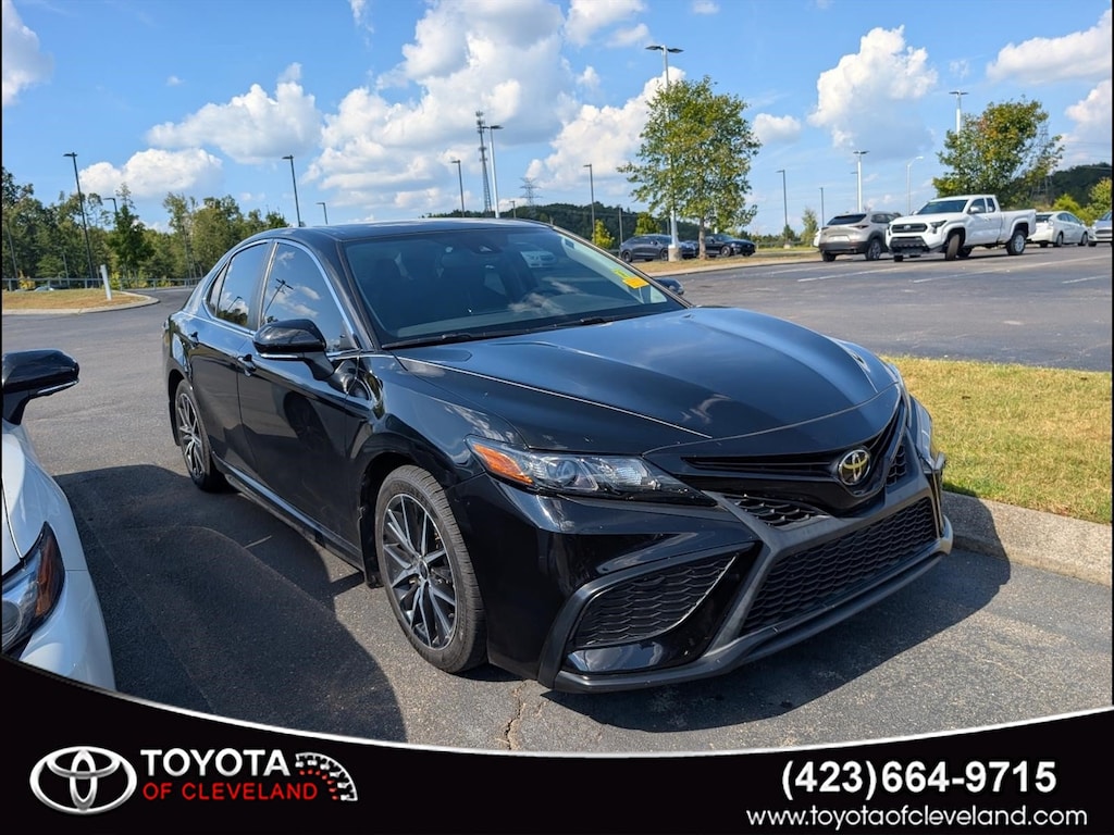 Used 2022 Toyota Camry SE Sedan