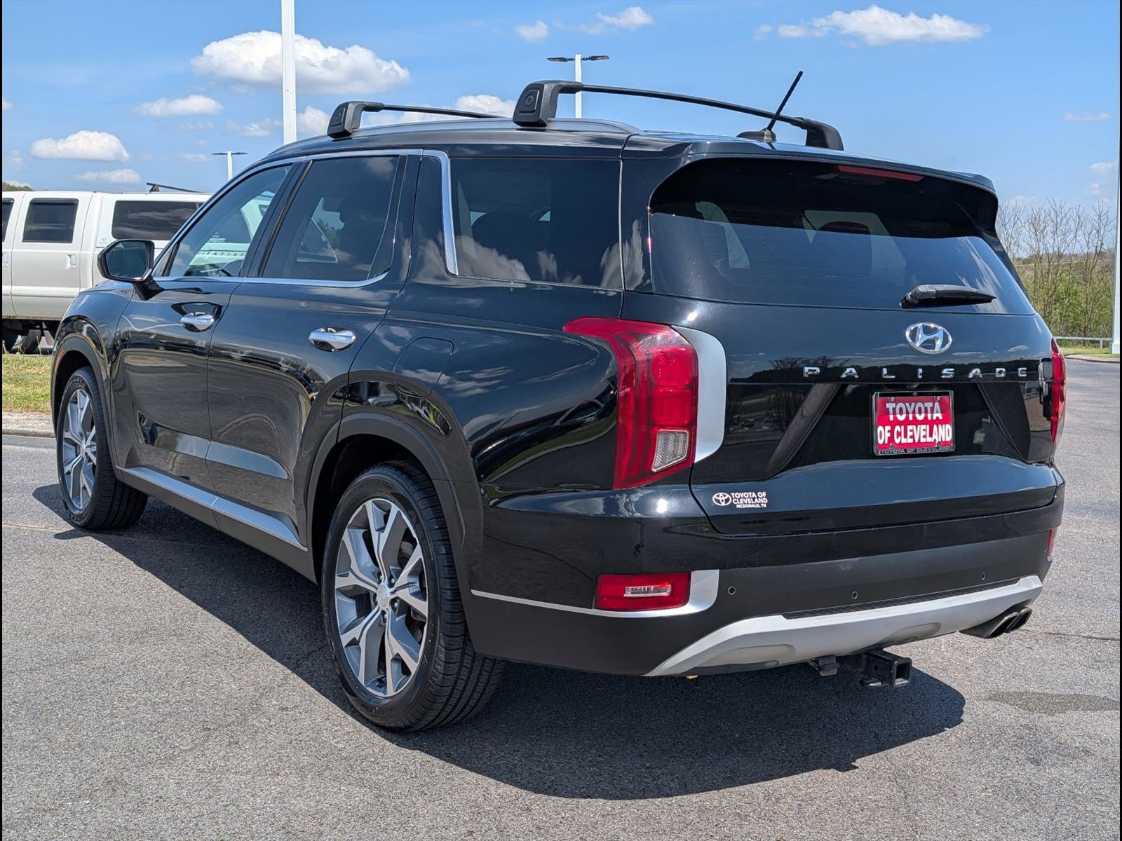 View vehicle photo 4