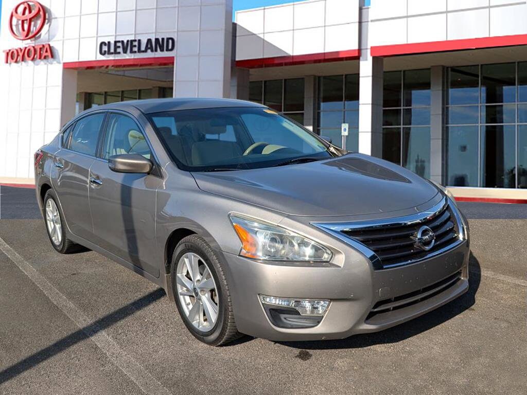 2013 Nissan Altima 2.5 SV photo 2