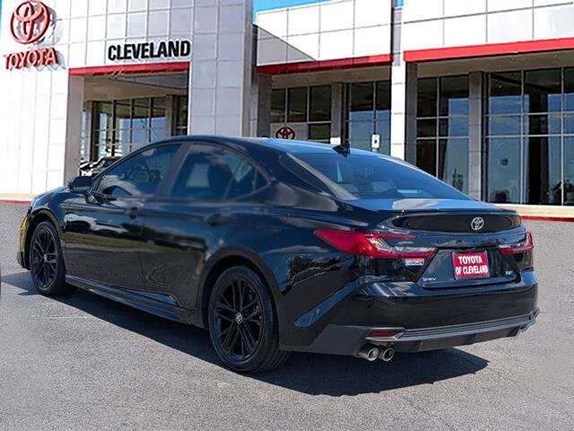 2025 Toyota Camry SE photo 2