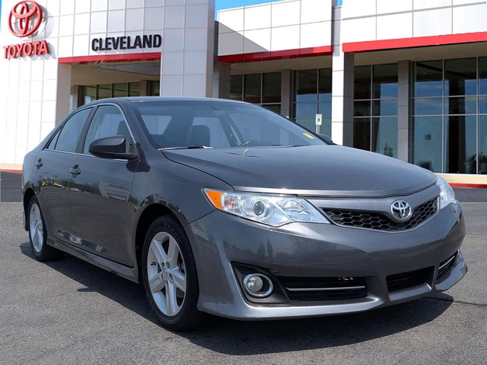 Used 2014 Toyota Camry SE with VIN 4T1BF1FK9EU309970 for sale in Mcdonald, TN