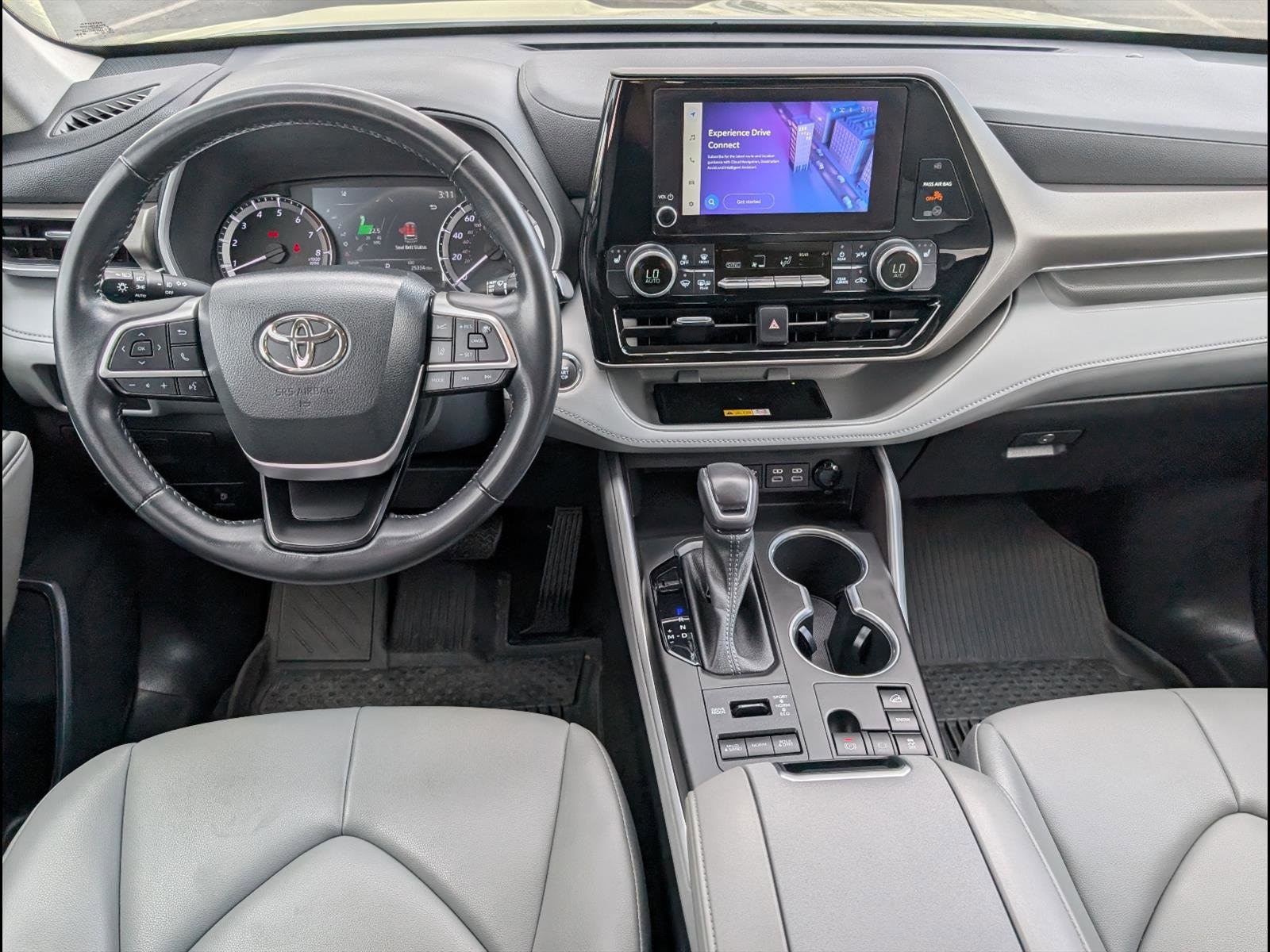 2023 Toyota Highlander XLE - Photo 9