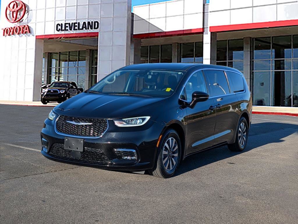 Used 2024 Chrysler Pacifica Plug-In Hybrid Select Van Passenger Van