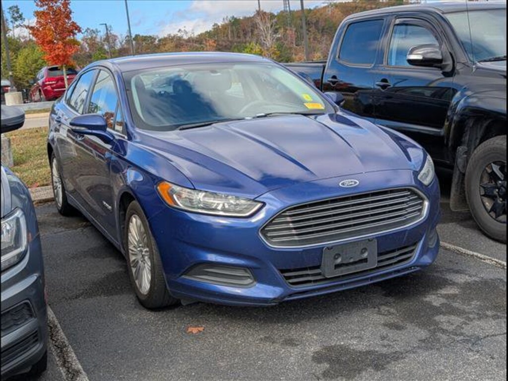 Used 2016 Ford Fusion Hybrid SE Sedan