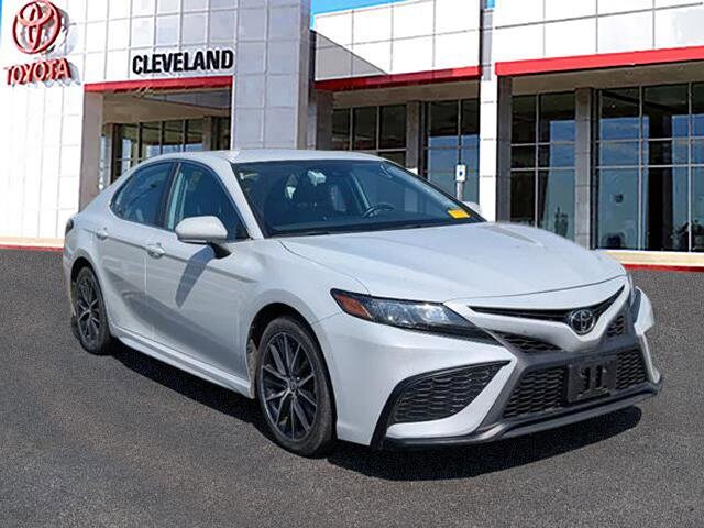 2023 Toyota Camry SE photo 2