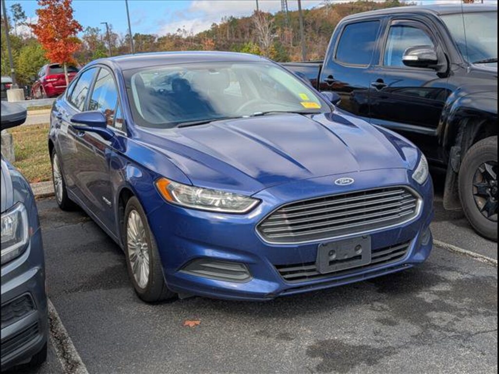 Used 2016 Ford Fusion Hybrid SE Sedan