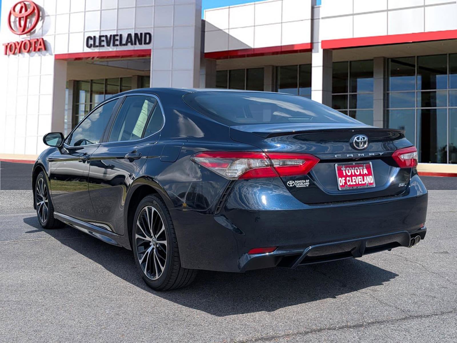 View vehicle photo 4