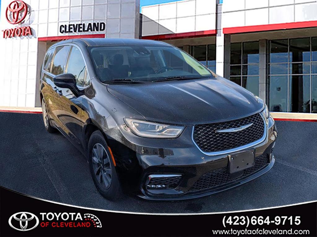 2024 Chrysler Pacifica PHEV Select's photo