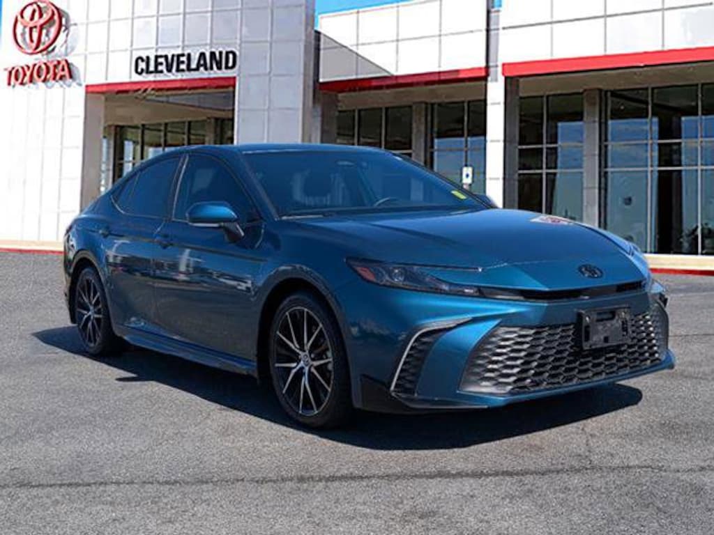 Used 2025 Toyota Camry SE Sedan