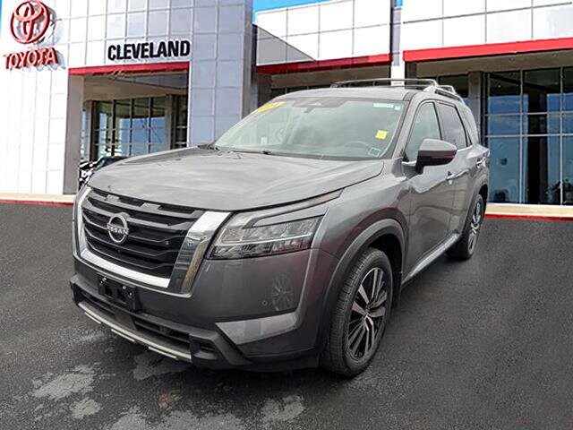 2024 Nissan Pathfinder Platinum photo 2